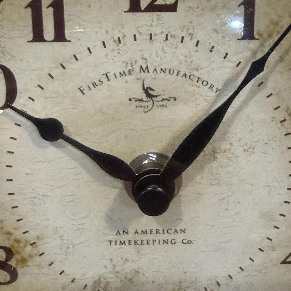 VTG MCM Resin Spice Wall Clock Lucite Retro Kitchen Decor